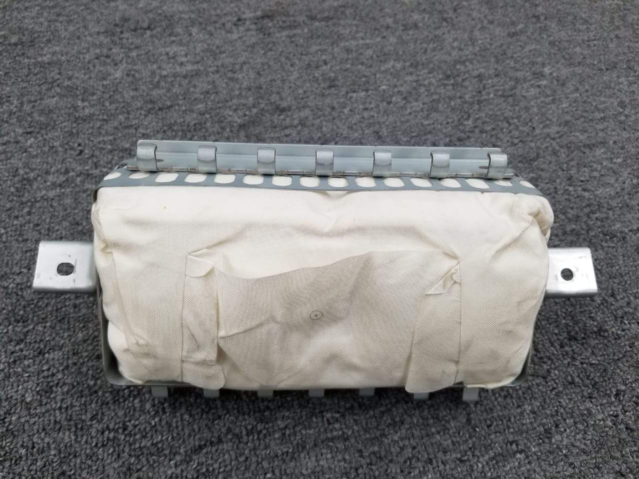 airaページ USED; FACTORY NISSAN GT-R R35 Passengers Right Side Airbag